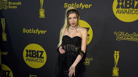 maya woulfe|Maya Woulfe 2022 XBIZ Awards Red Carpet Fashion Broll.